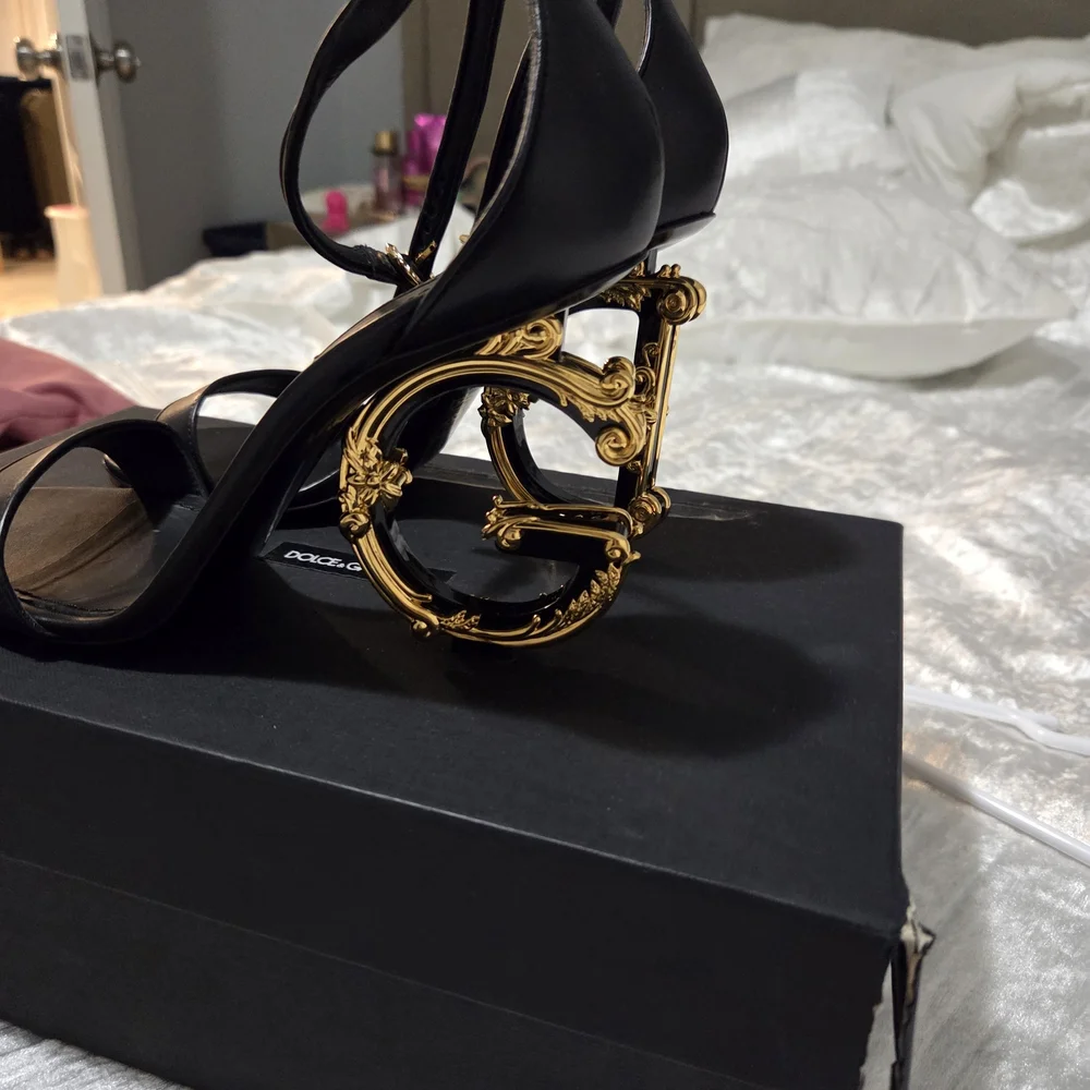 Dolce & Gabbana Black and Gold Women's Heels - Picture 4 of 6